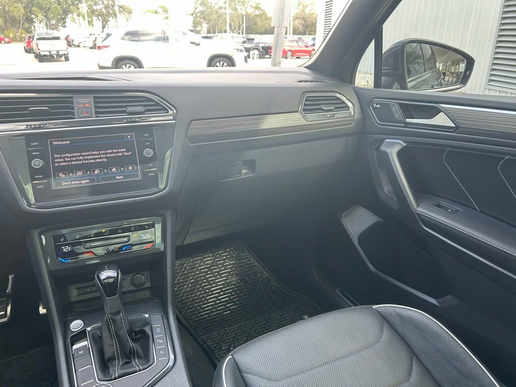 Used 2024 Volkswagen Tiguan SEL R-Line image 11