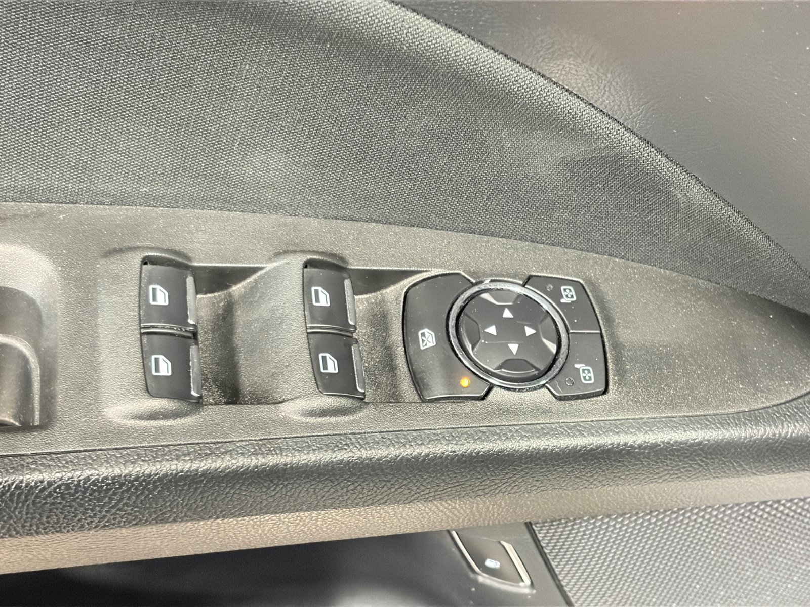 Used 2020 Ford Fusion SE FWD image 13
