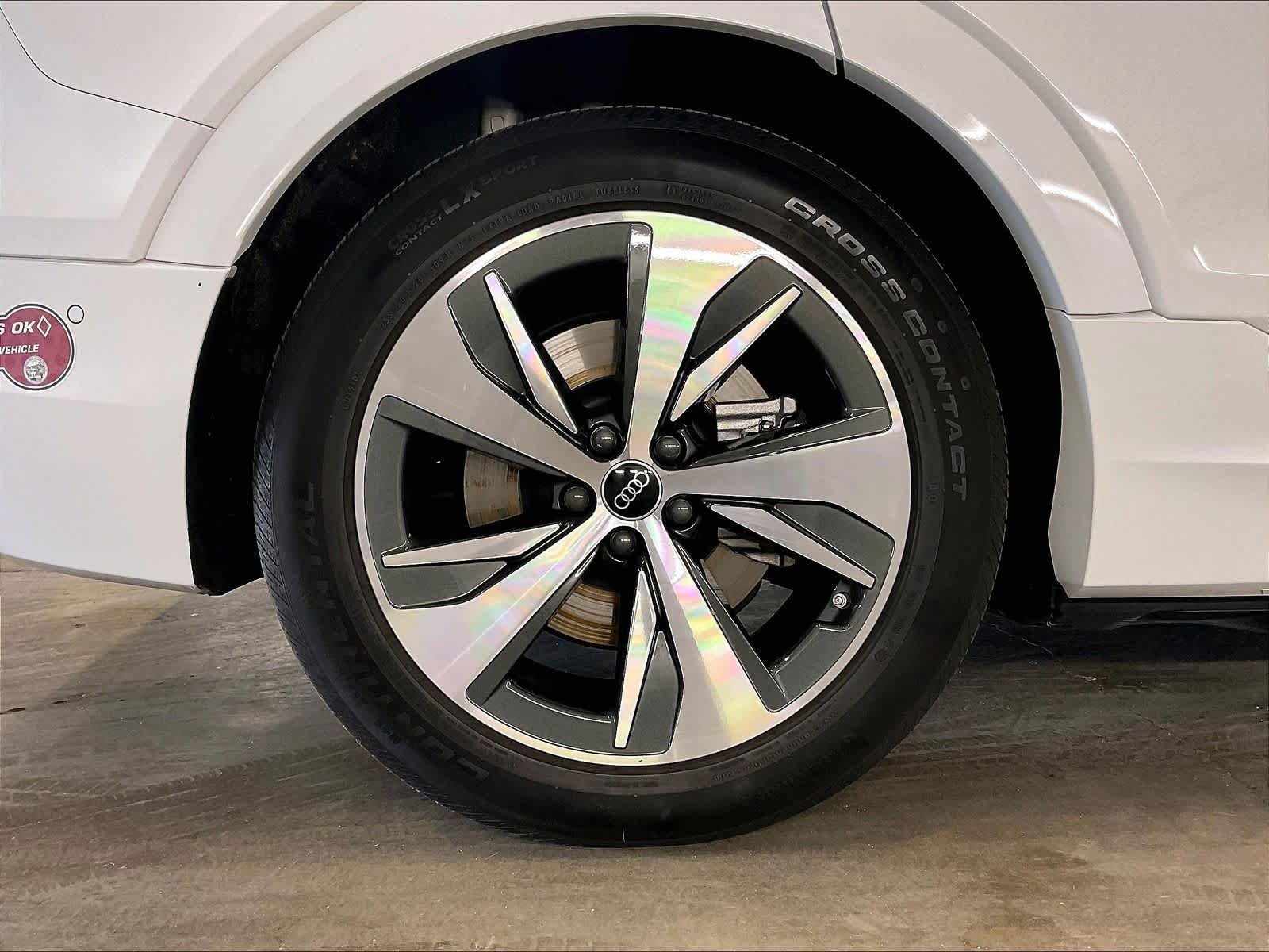 Certified 2024 Audi Q8 e-tron Premium Plus w/ Premium Plus Package AWD/4WD image 10