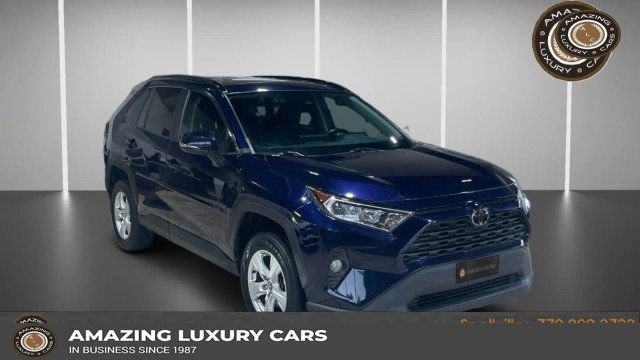 Used 2020 Toyota RAV4 XLE w/ Convenience Package image 1