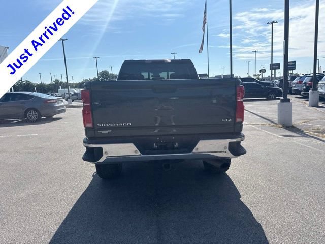 Used 2025 Chevrolet Silverado 2500 LTZ w/ LTZ Convenience Package AWD/4WD image 4