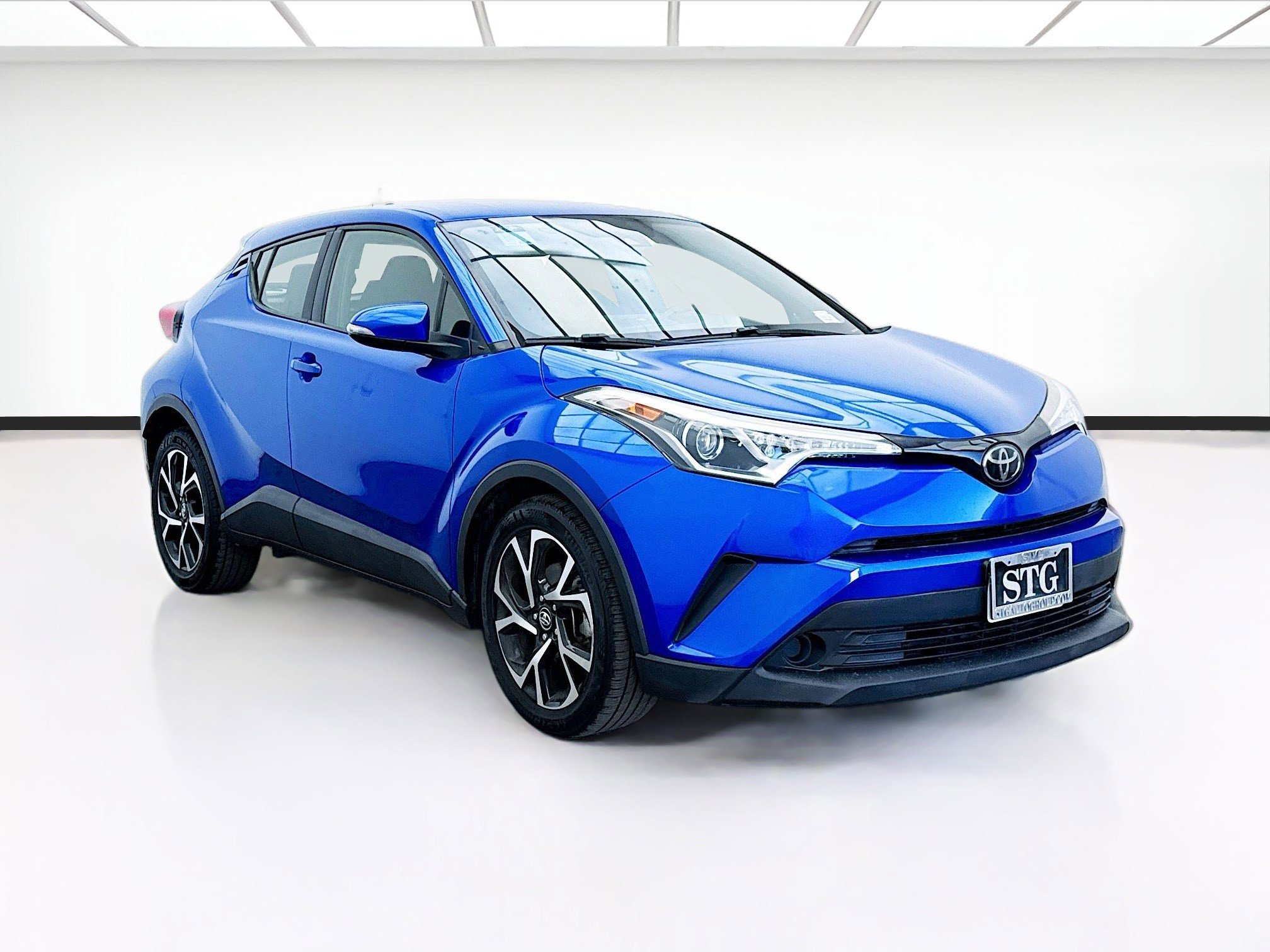 Used 2018 Toyota C-HR XLE image 3