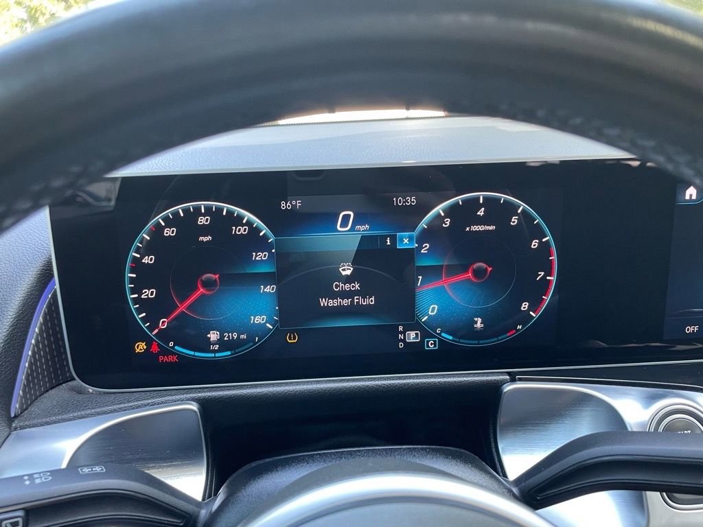 Used 2021 Mercedes-Benz GLB 250 4MATIC w/ Premium Package image 9