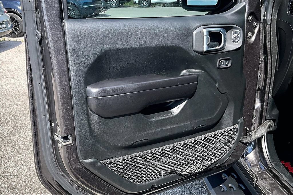 Used 2018 Jeep Wrangler Unlimited Sport S AWD/4WD image 22