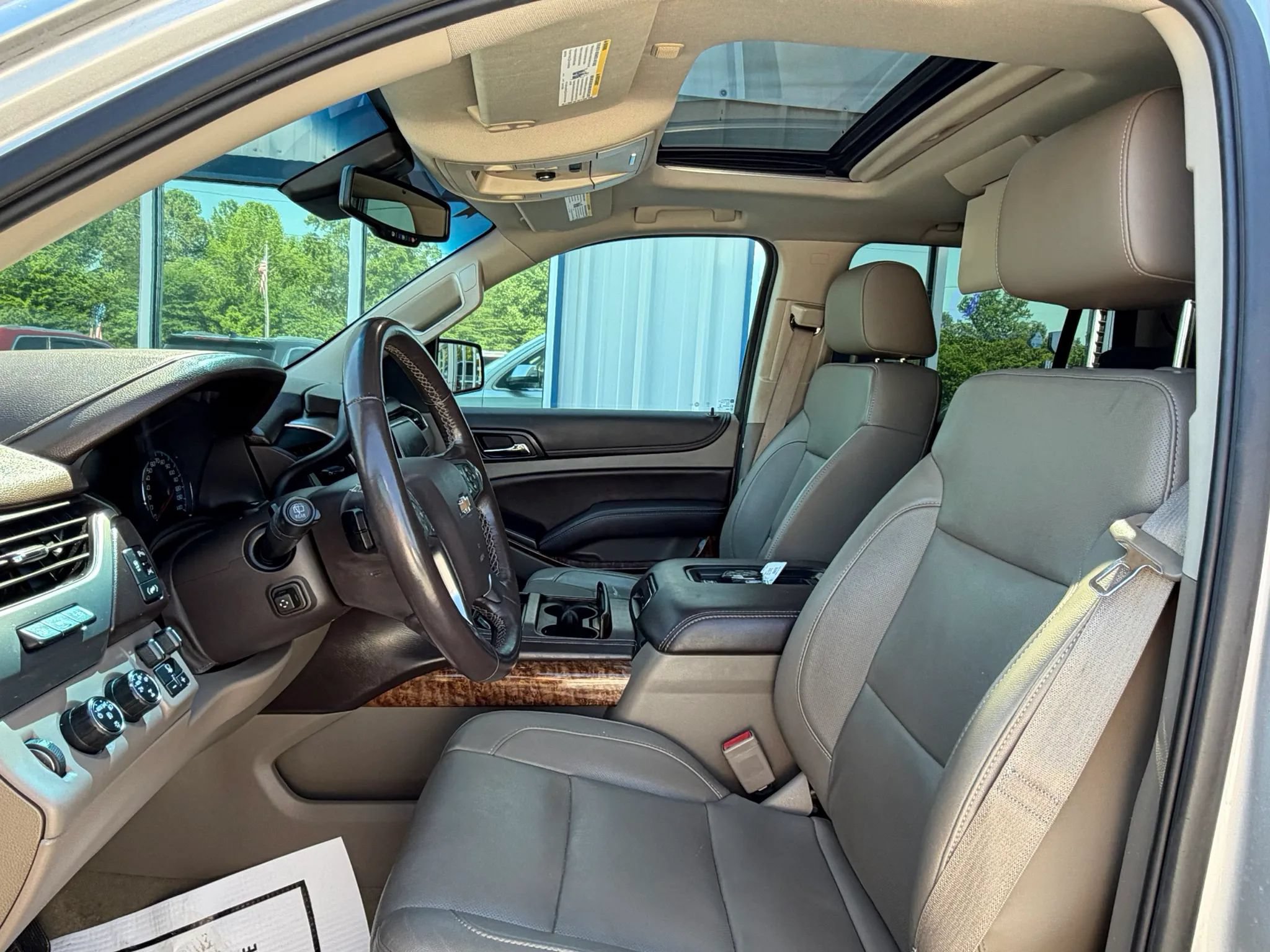 Used 2016 Chevrolet Tahoe LTZ AWD/4WD image 12
