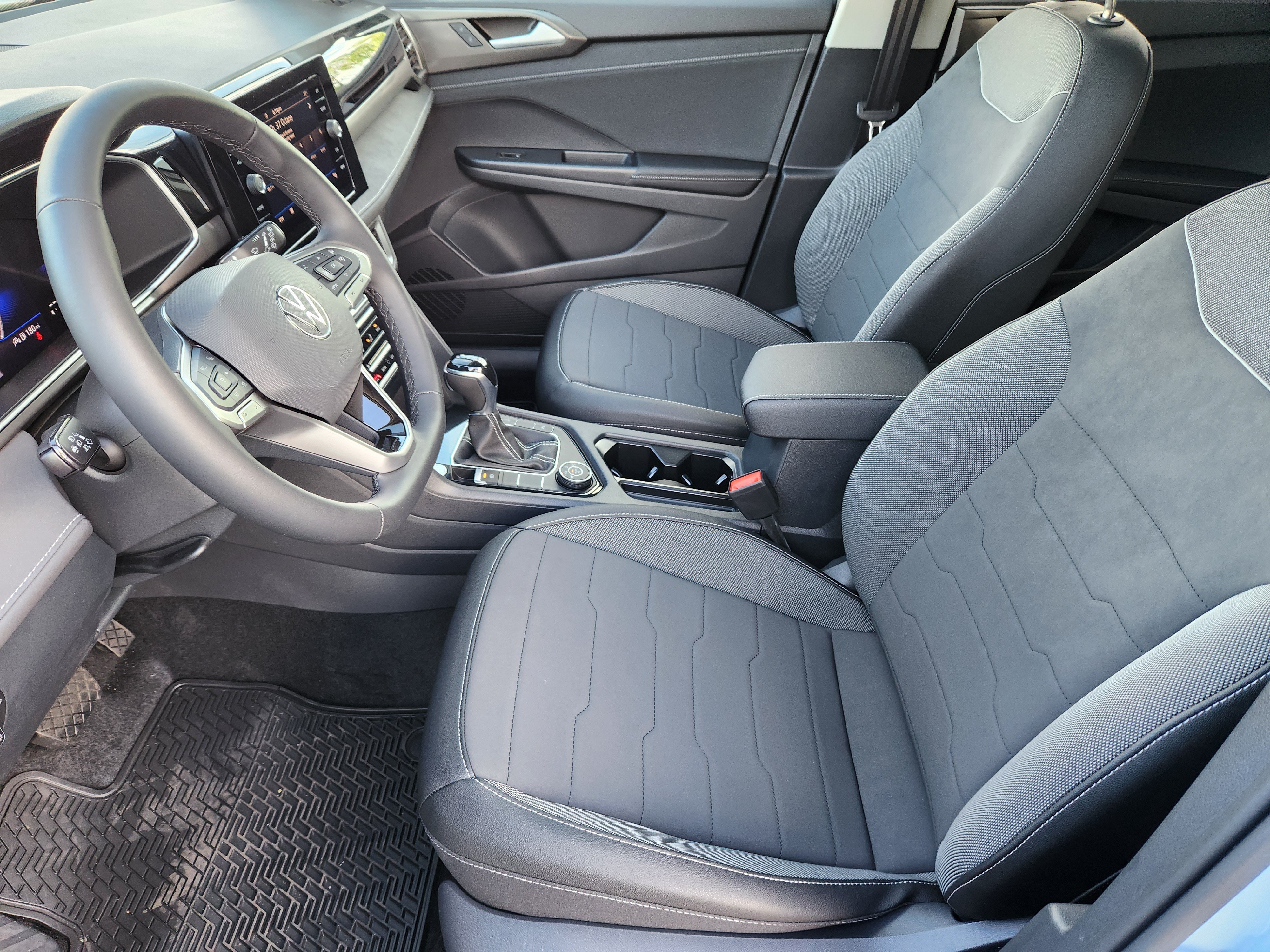New 2026 Volkswagen Taos SE AWD/4WD image 17