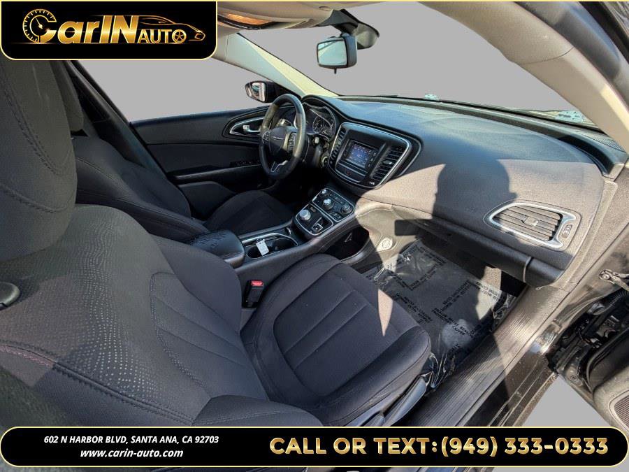 Used 2015 Chrysler 200 Limited image 10