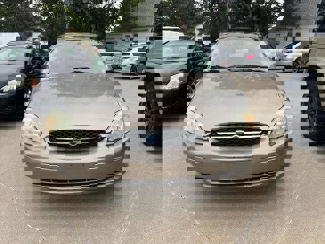 Used 2002 Ford Taurus SES image 2