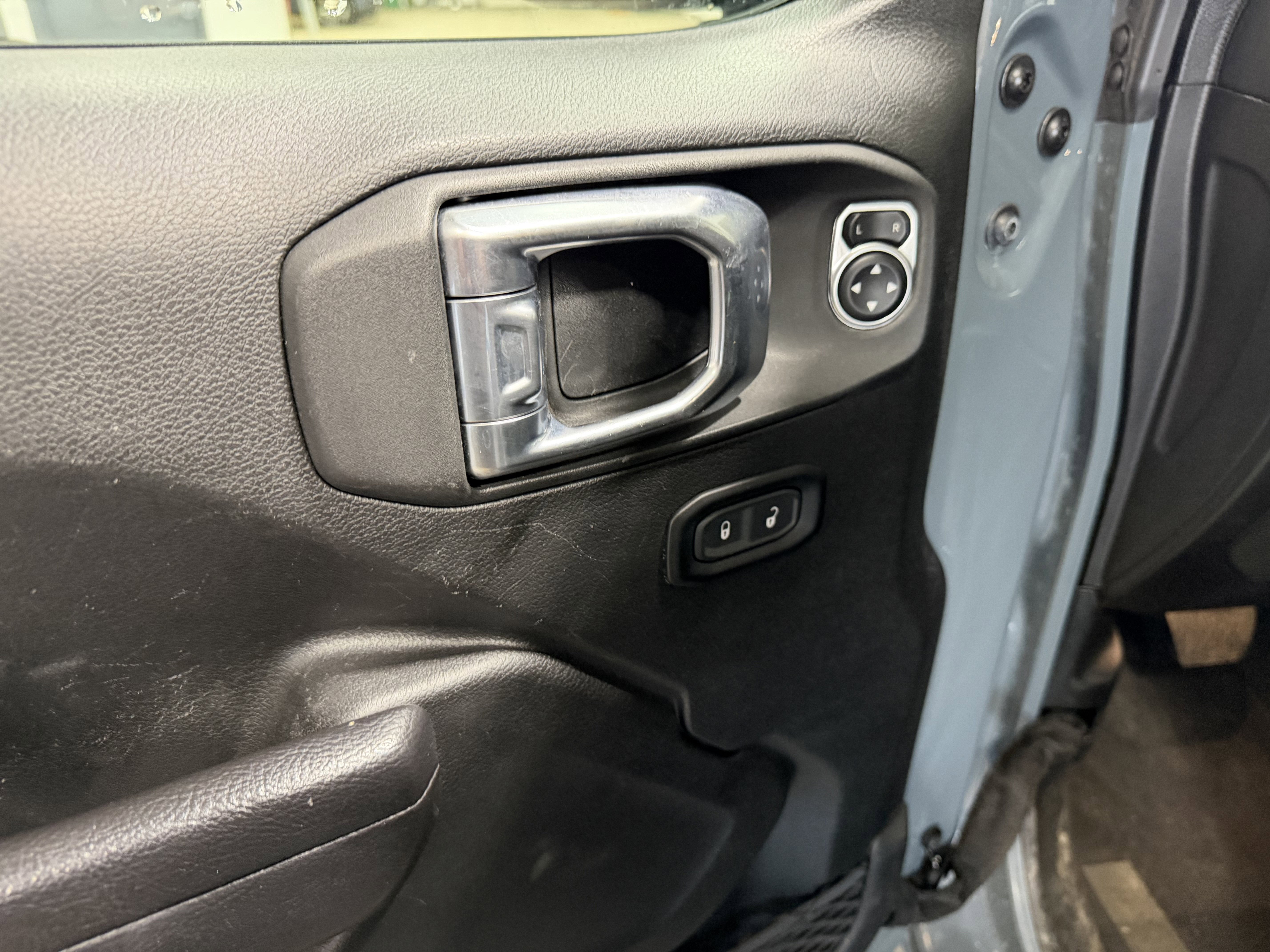 Used 2024 Jeep Wrangler Unlimited Rubicon 4xe image 11