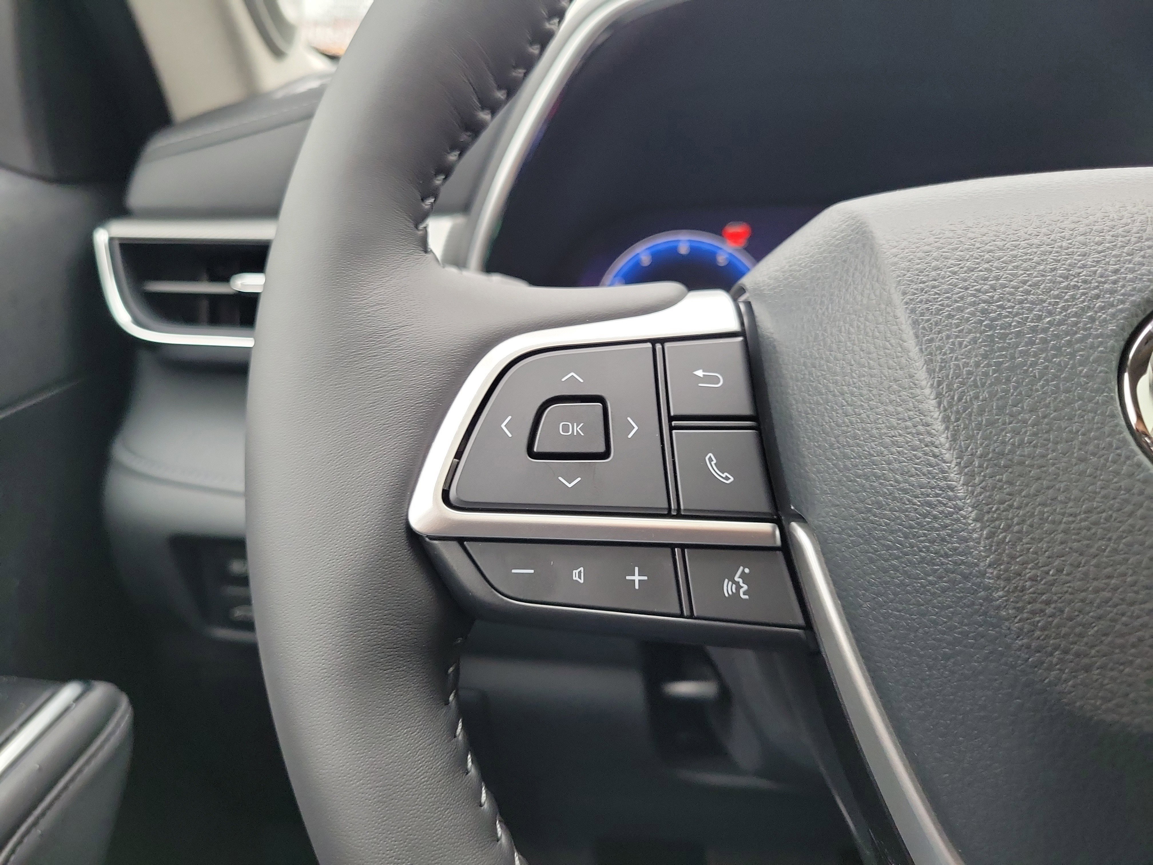 New 2025 Toyota Highlander Platinum image 22