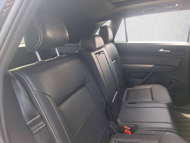Used 2021 Volkswagen Atlas Cross Sport SE w/ Panoramic Sunroof Package FWD image 16