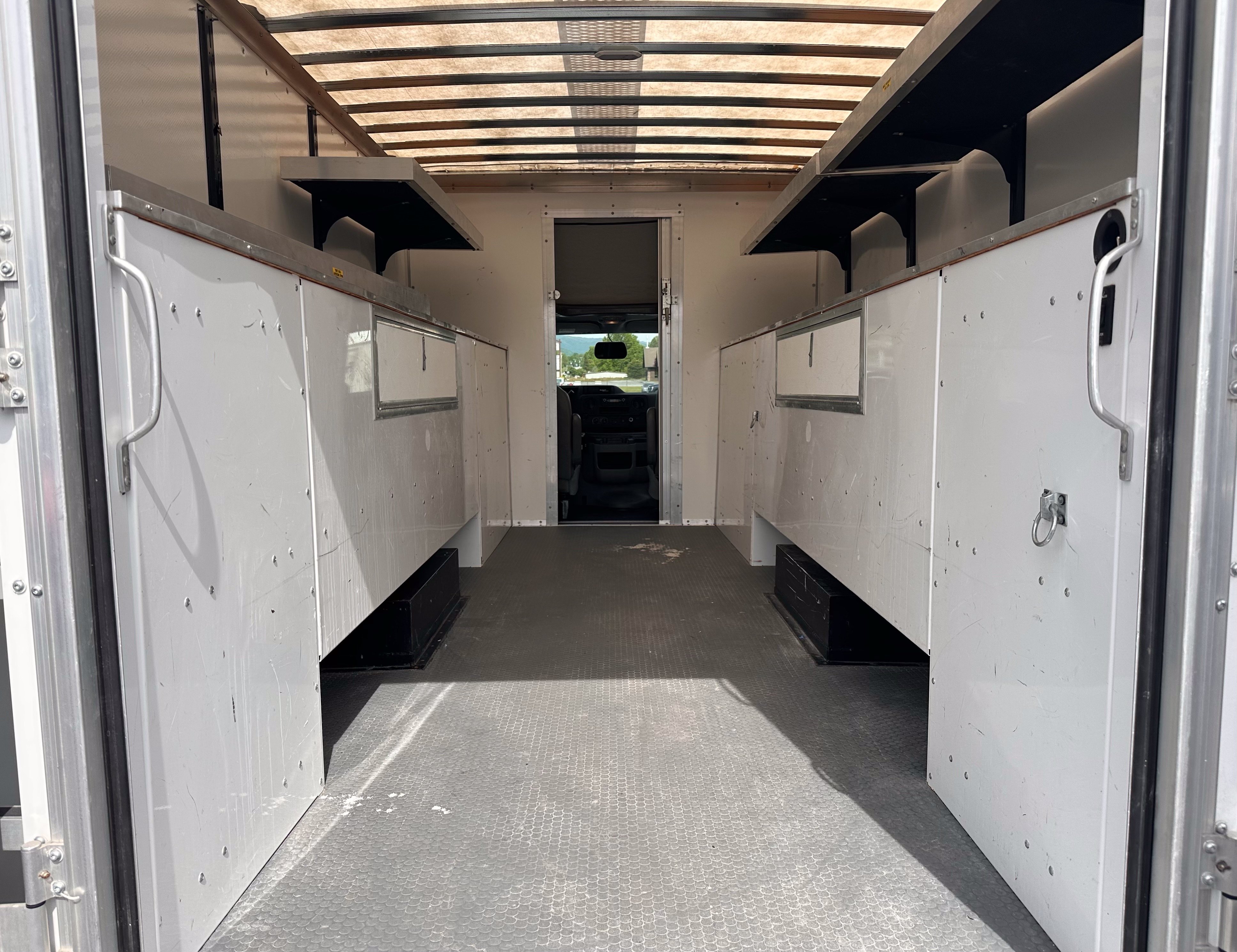 Used 2024 Ford E-450 and Econoline 450 Super Duty w/ Power Windows & Locks Group RWD image 11