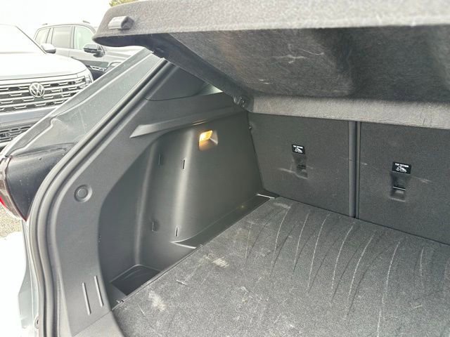 Used 2025 Chevrolet Trax RS w/ Driver Confidence Package image 40