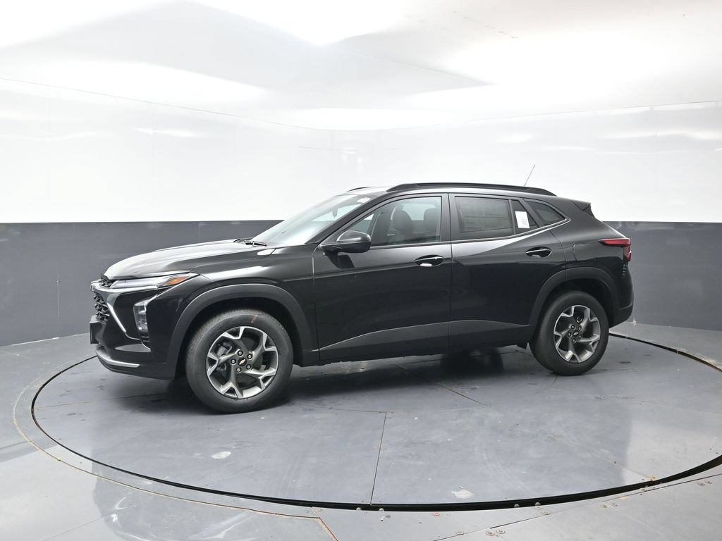 New 2026 Chevrolet Trax LT w/ Driver Confidence Package FWD image 5