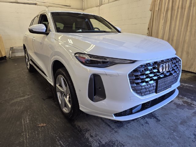 Used 2025 Audi Q5 Premium Plus AWD/4WD image 4