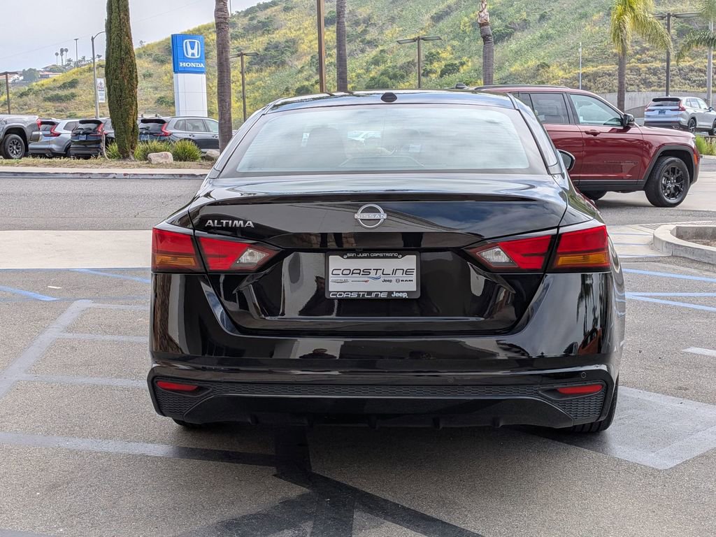 Used 2025 Nissan Altima 2.5 SV image 6