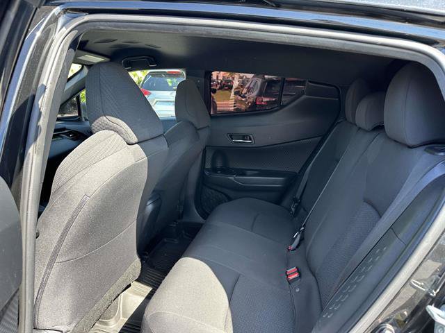Used 2018 Toyota C-HR XLE FWD image 30