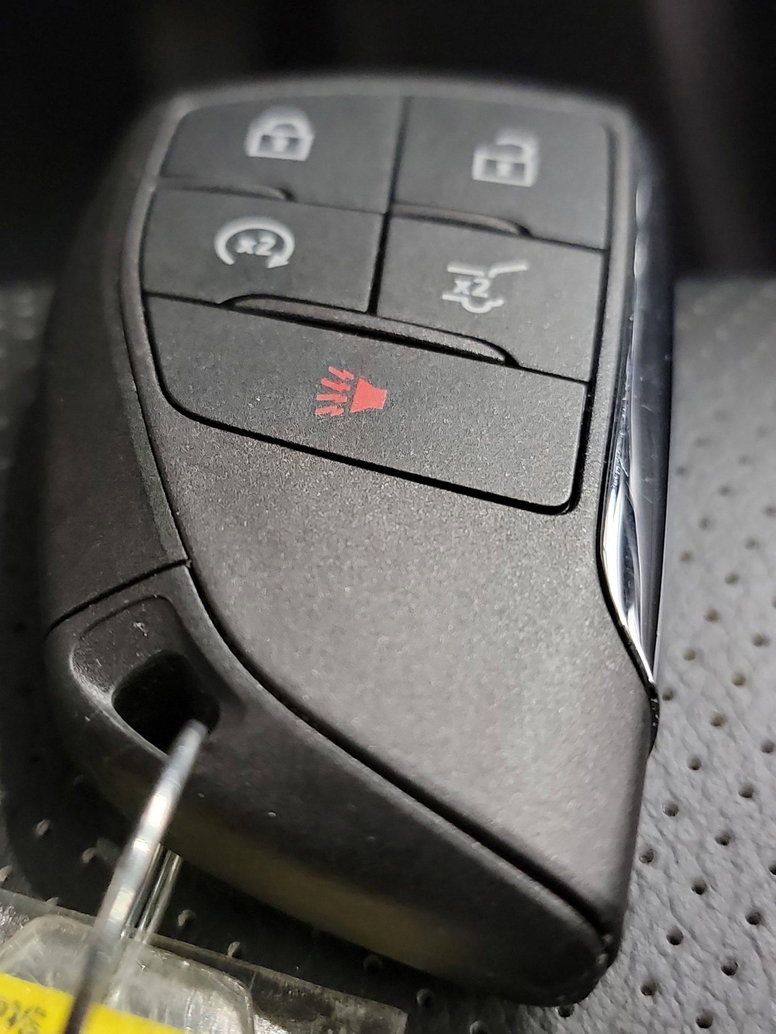 Used 2025 Chevrolet Traverse High Country image 32