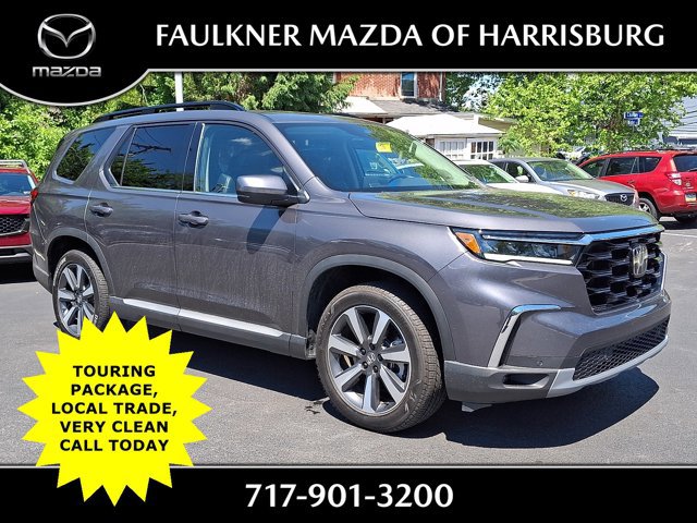 Used 2025 Honda Pilot Touring image 1