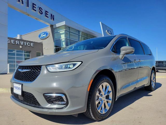 Used 2021 Chrysler Pacifica Touring-L image 1