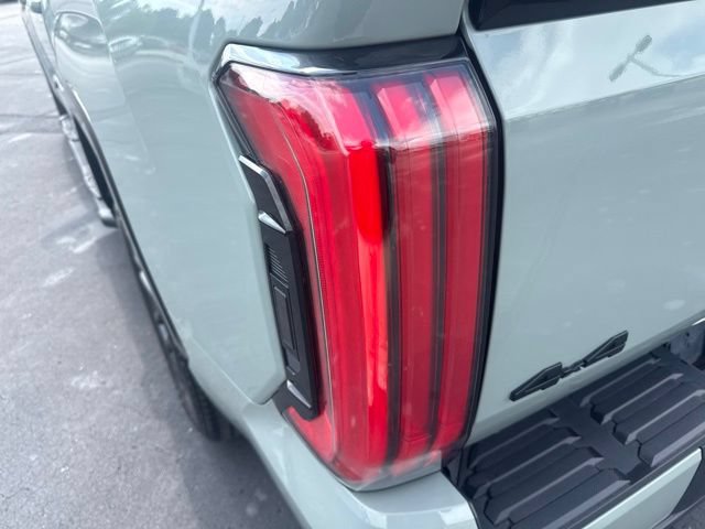 Used 2024 Toyota Tundra Platinum AWD/4WD image 10