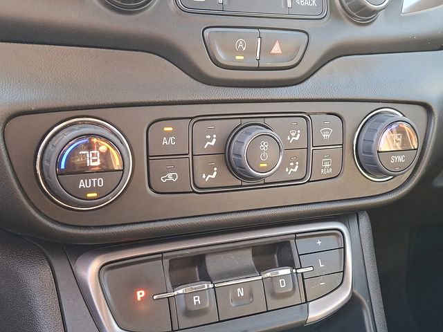 Used 2022 GMC Terrain AT4 image 16