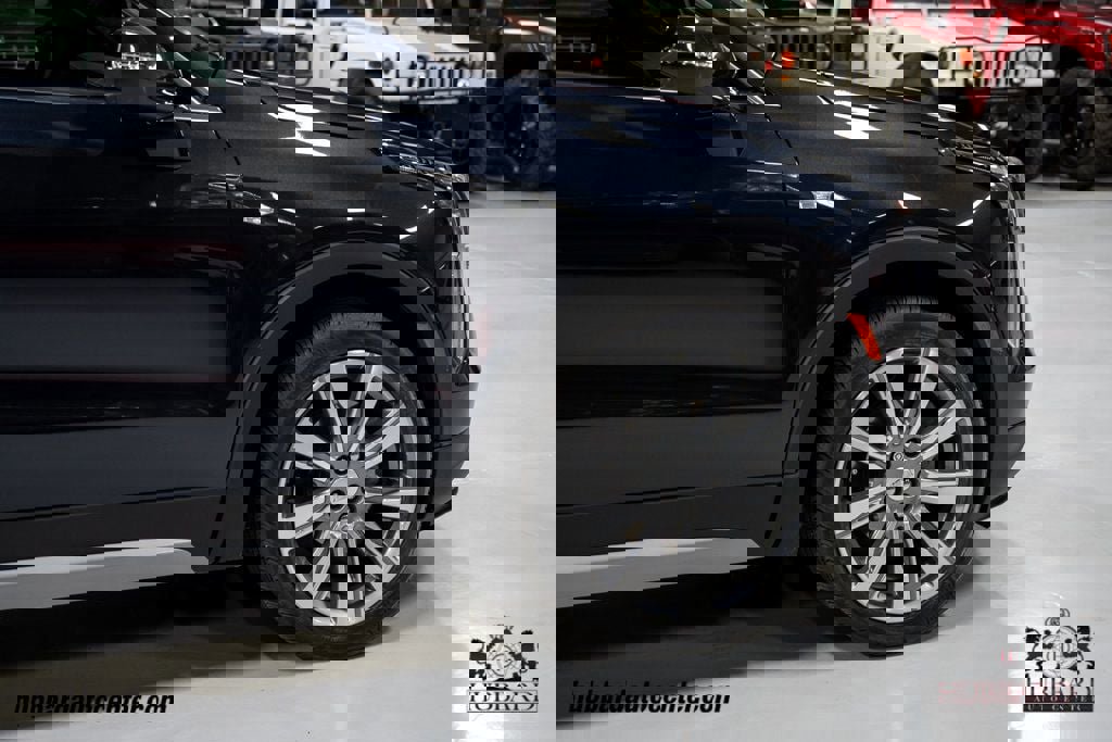 Used 2023 Cadillac XT4 Premium Luxury image 32