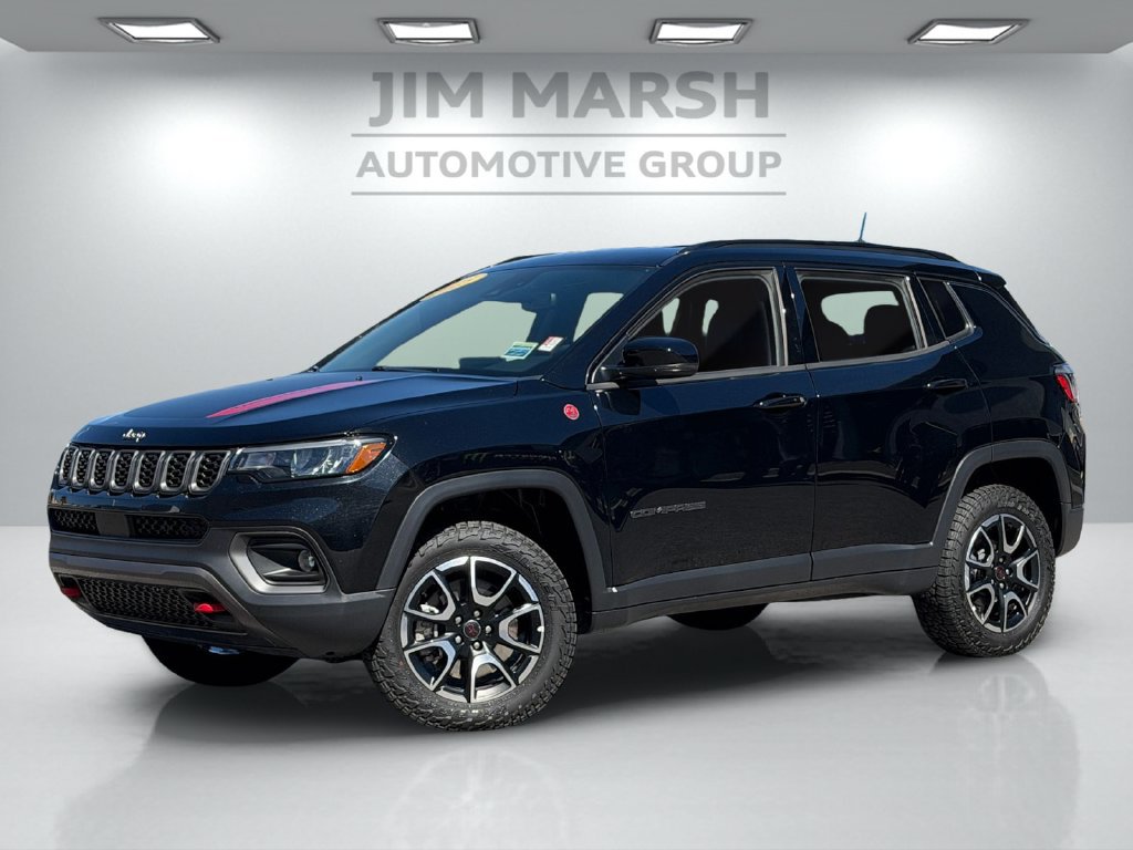 Used 2025 Jeep Compass Trailhawk AWD/4WD image 2