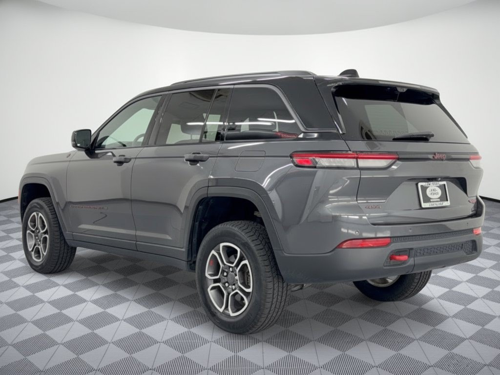 Used 2022 Jeep Grand Cherokee Trailhawk w/ Luxury Tech Group III AWD/4WD image 3
