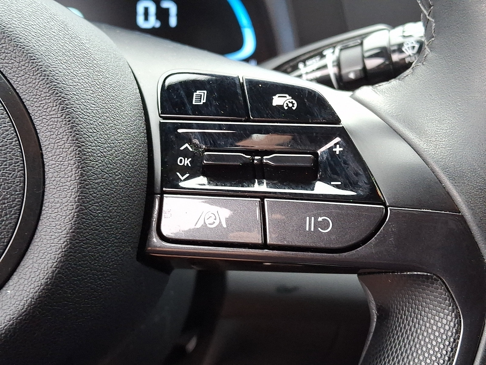Certified 2025 Hyundai Elantra Sport FWD image 23