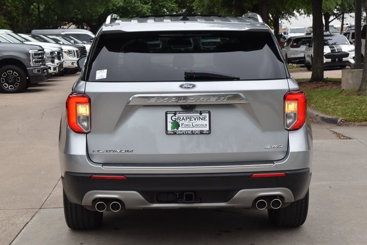 Used 2023 Ford Explorer Platinum w/ Technology Package AWD/4WD image 9