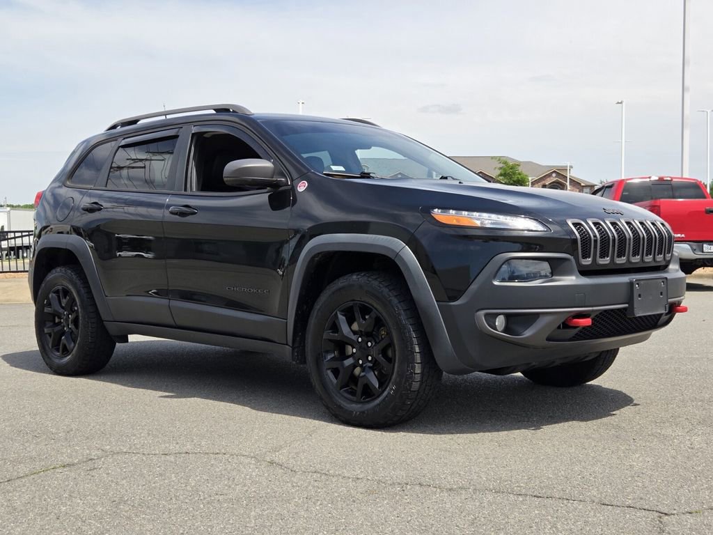 Used 2016 Jeep Cherokee Trailhawk w/ Comfort/Convenience Group AWD/4WD image 8