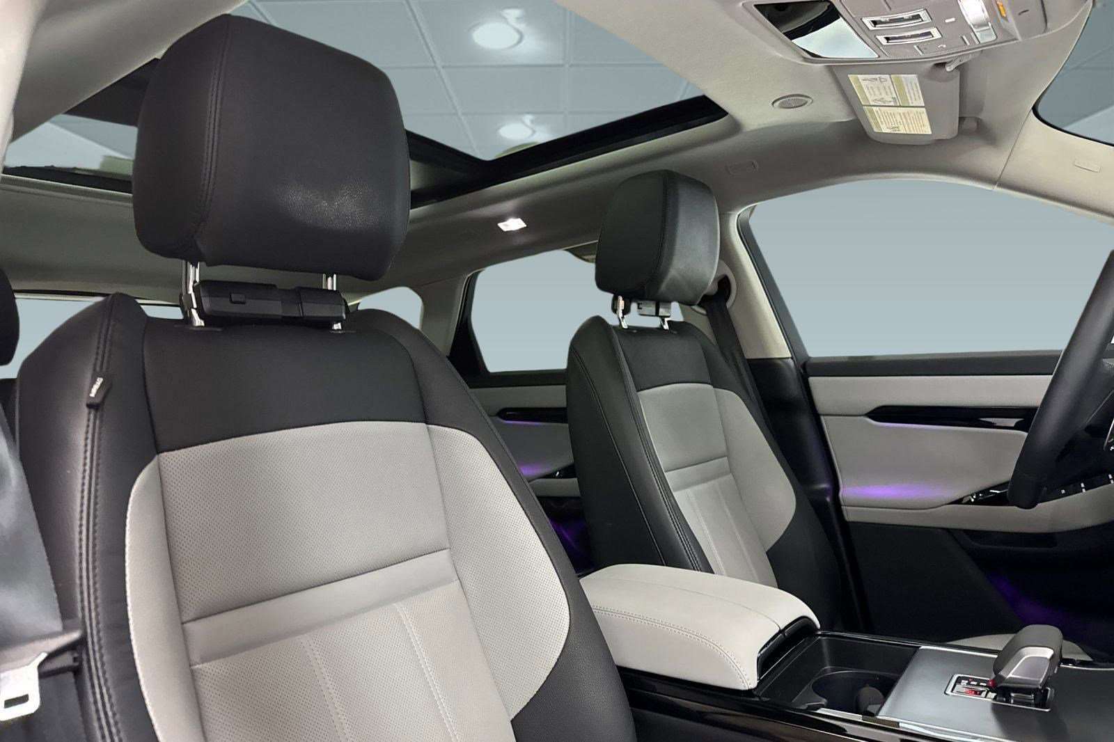 Used 2024 Land Rover Range Rover Evoque Dynamic SE image 31