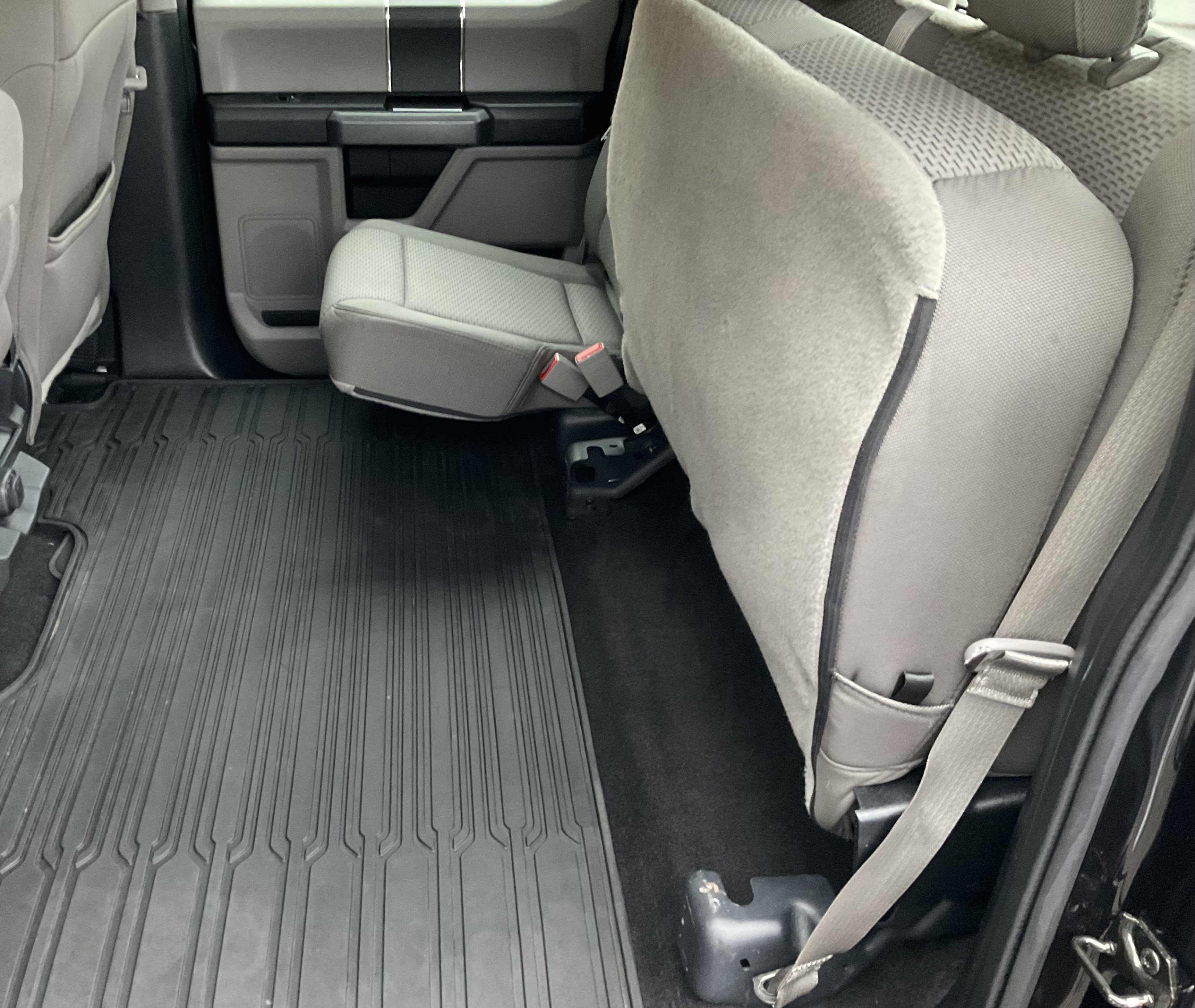 Used 2020 Ford F150 XLT image 37