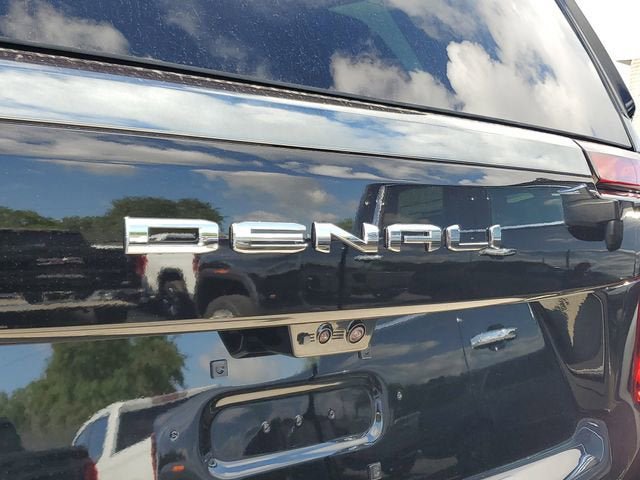 New 2026 GMC Yukon XL Denali Ultimate AWD/4WD image 9