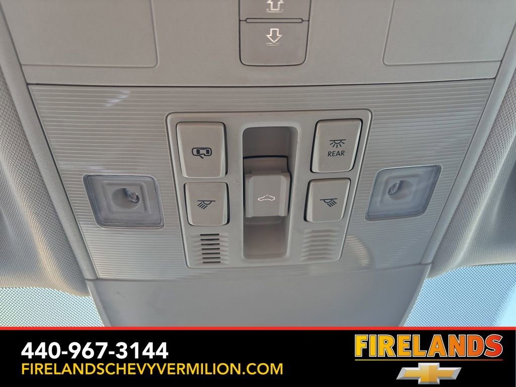 Used 2025 Volkswagen Taos SE image 26