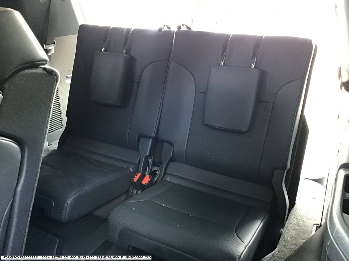 Used 2024 Lexus LX 600 4WD w/ Interior Upgrade Package image 9