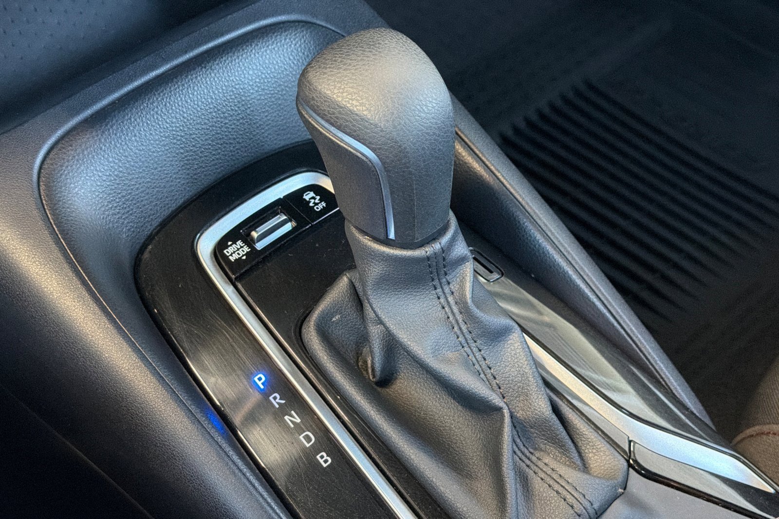 Certified 2025 Toyota Corolla SE image 19