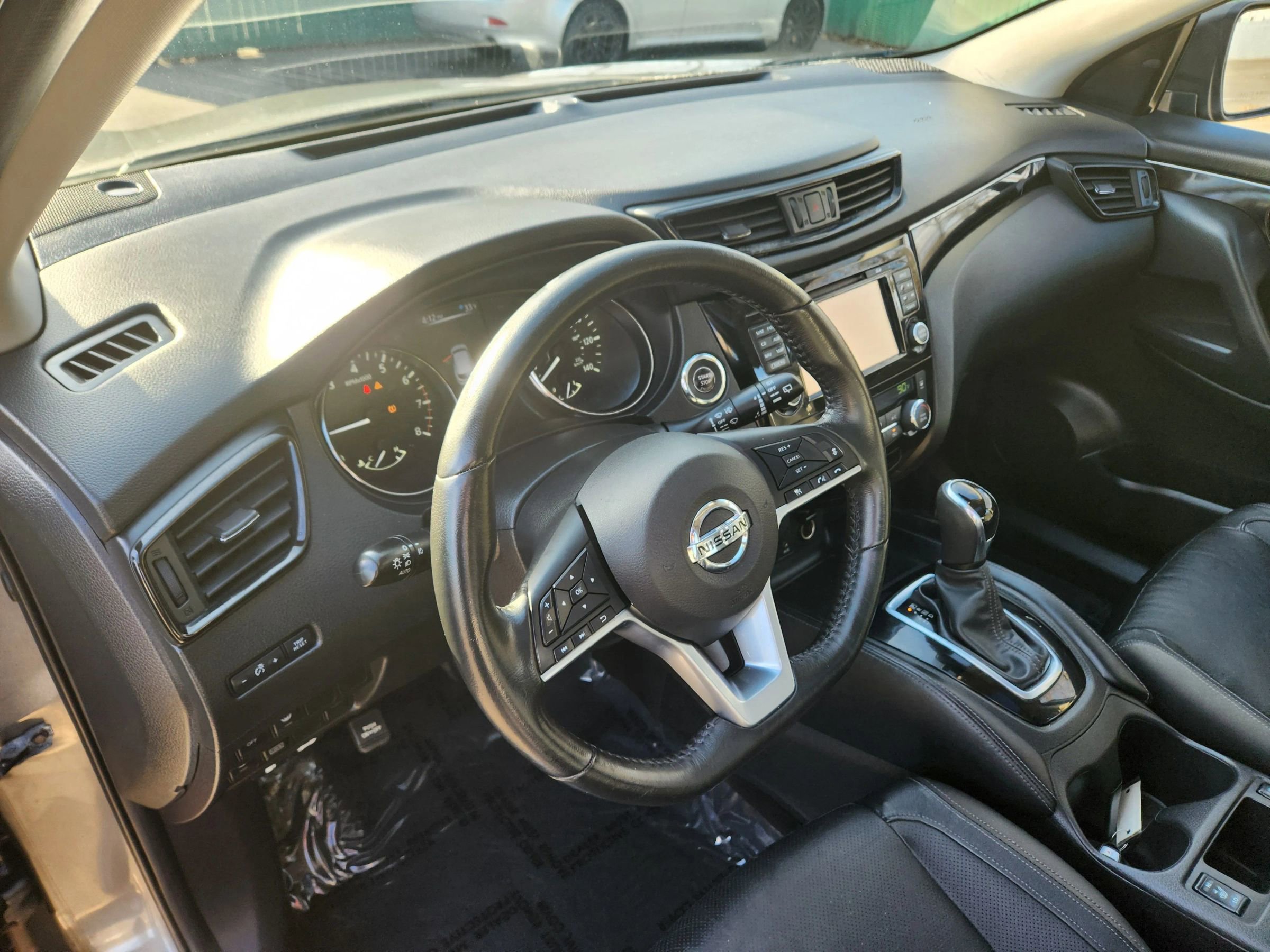 Used 2018 Nissan Rogue Sport SL w/ SL Premium Package image 25