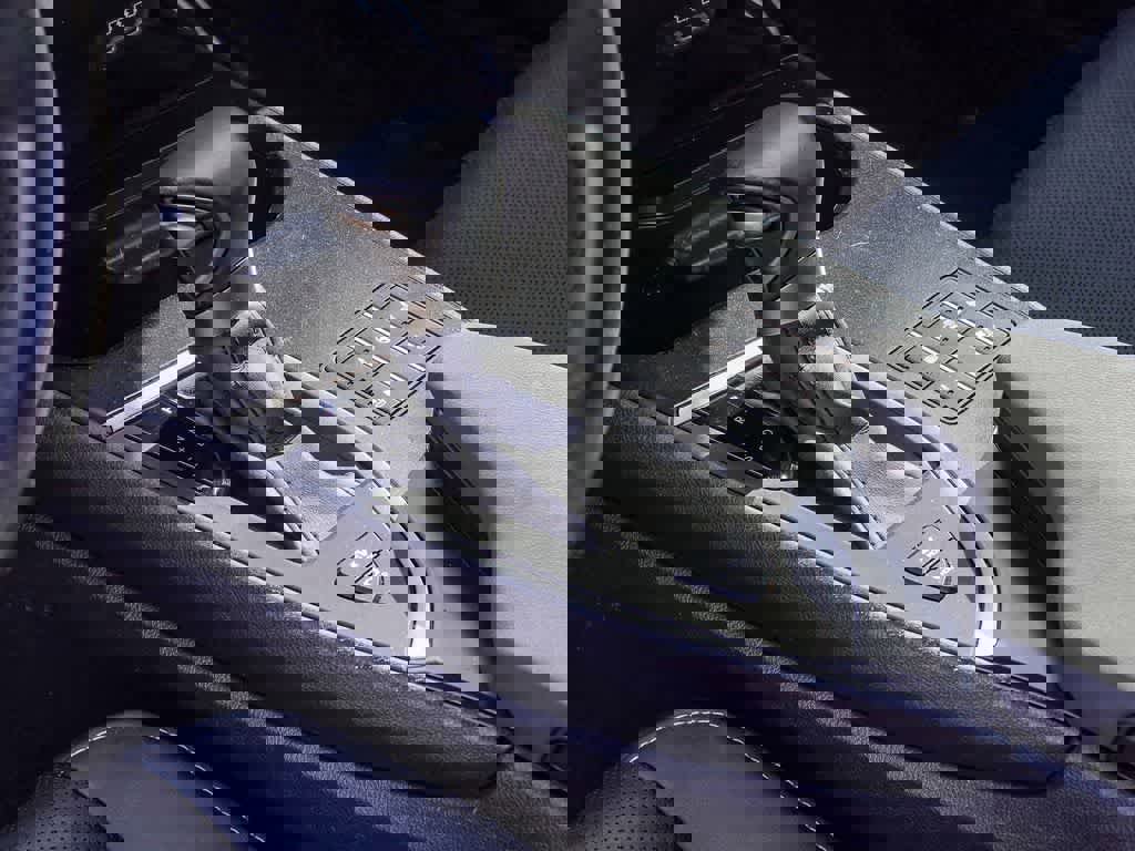 Used 2024 Lexus UX 250h F Sport image 19