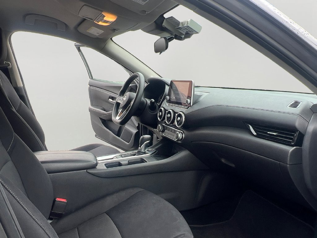 Used 2024 Nissan Sentra SV FWD image 11