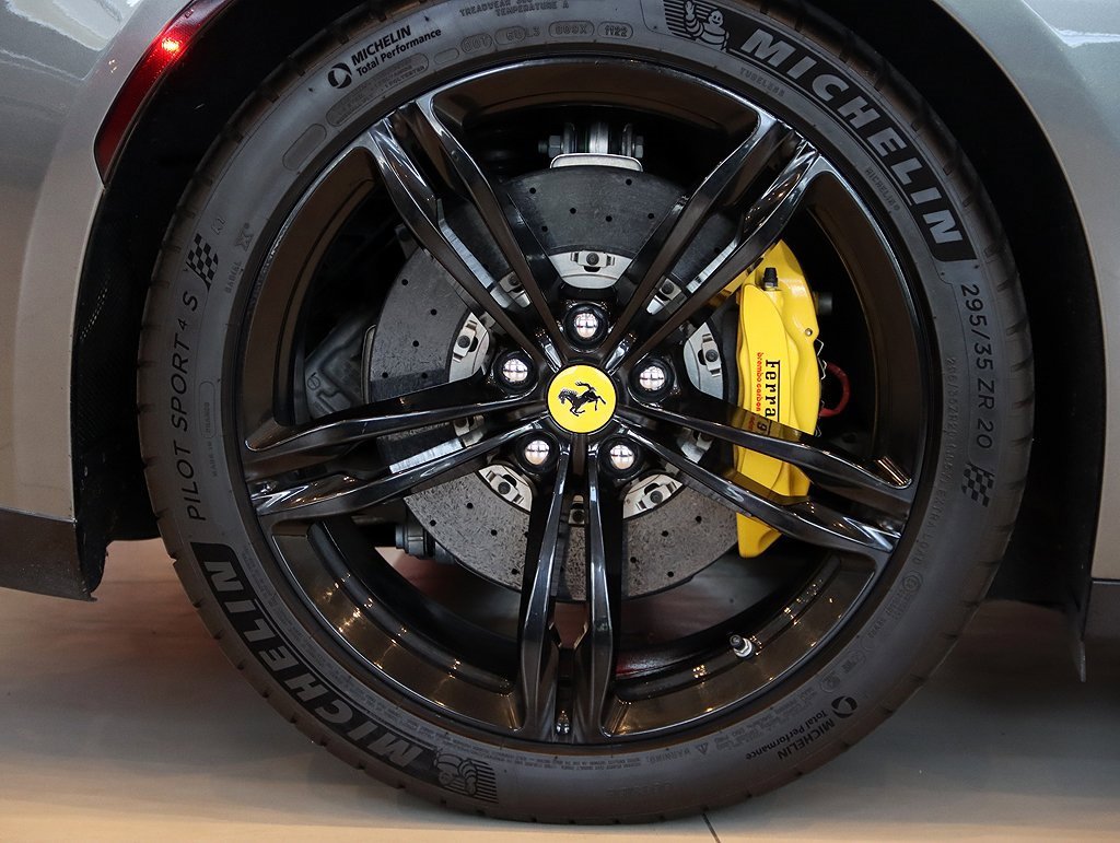 Certified 2017 Ferrari GTC4Lusso image 50