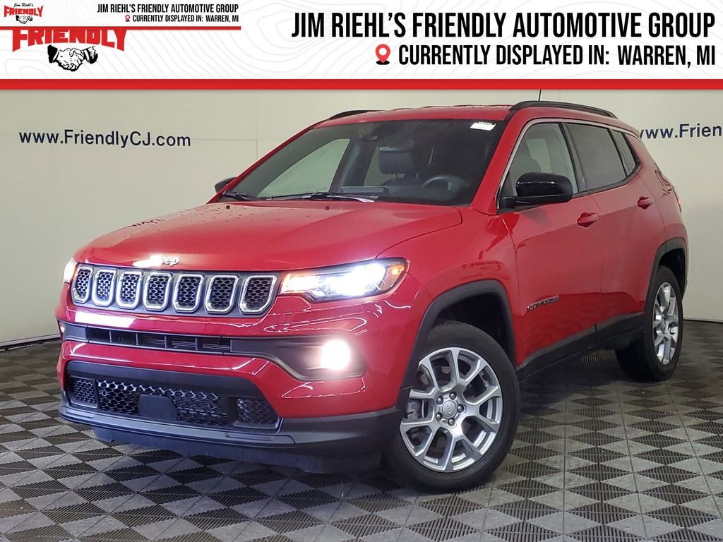 Used 2024 Jeep Compass Latitude image 1