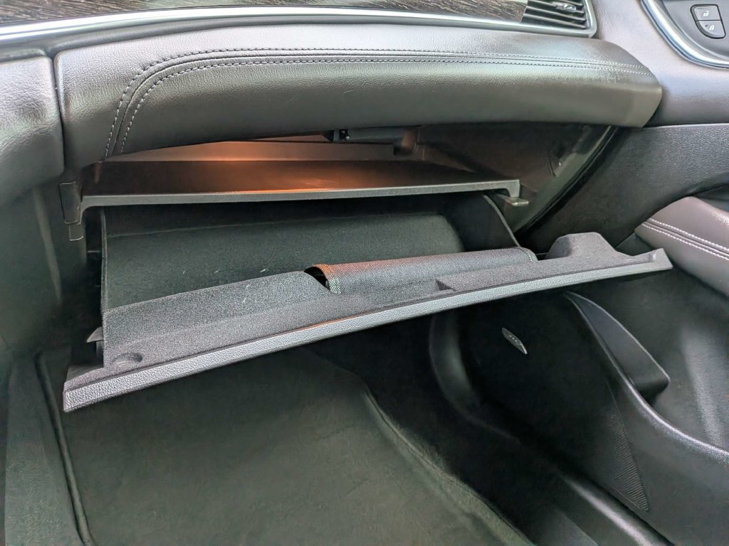 Used 2017 Buick LaCrosse Essence w/ Sun and Shade Package FWD image 29