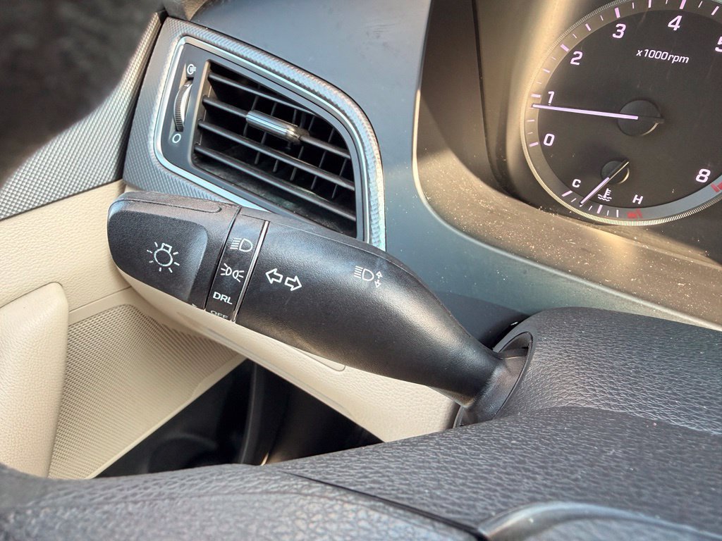 Used 2015 Hyundai Sonata SE FWD image 18