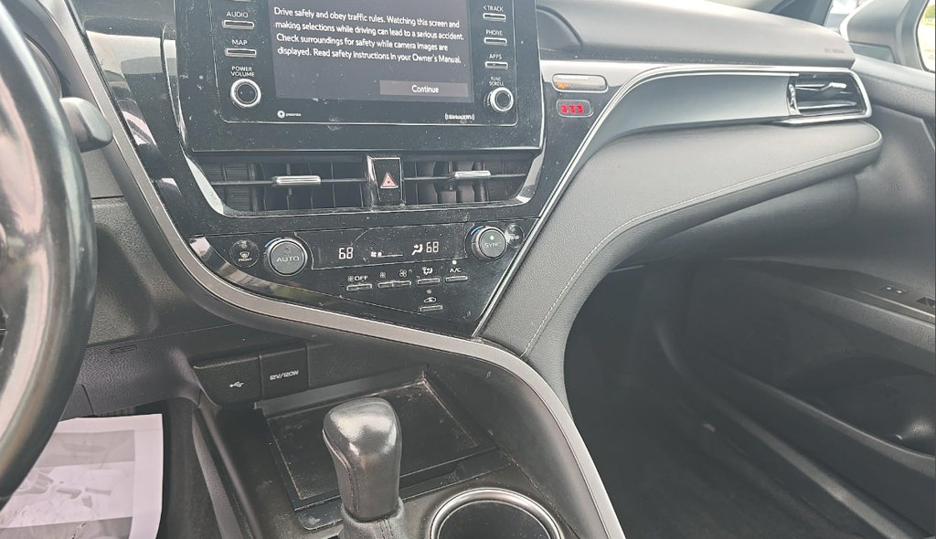 Used 2022 Toyota Camry SE FWD image 11
