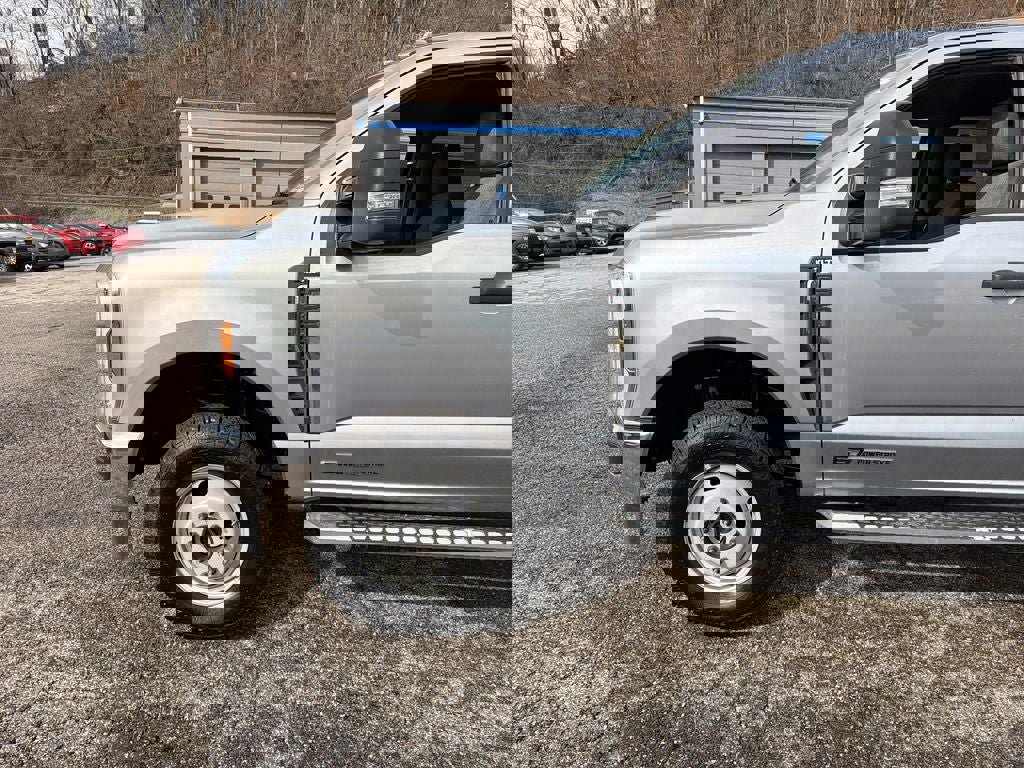 Used 2024 Ford F350 XLT image 8
