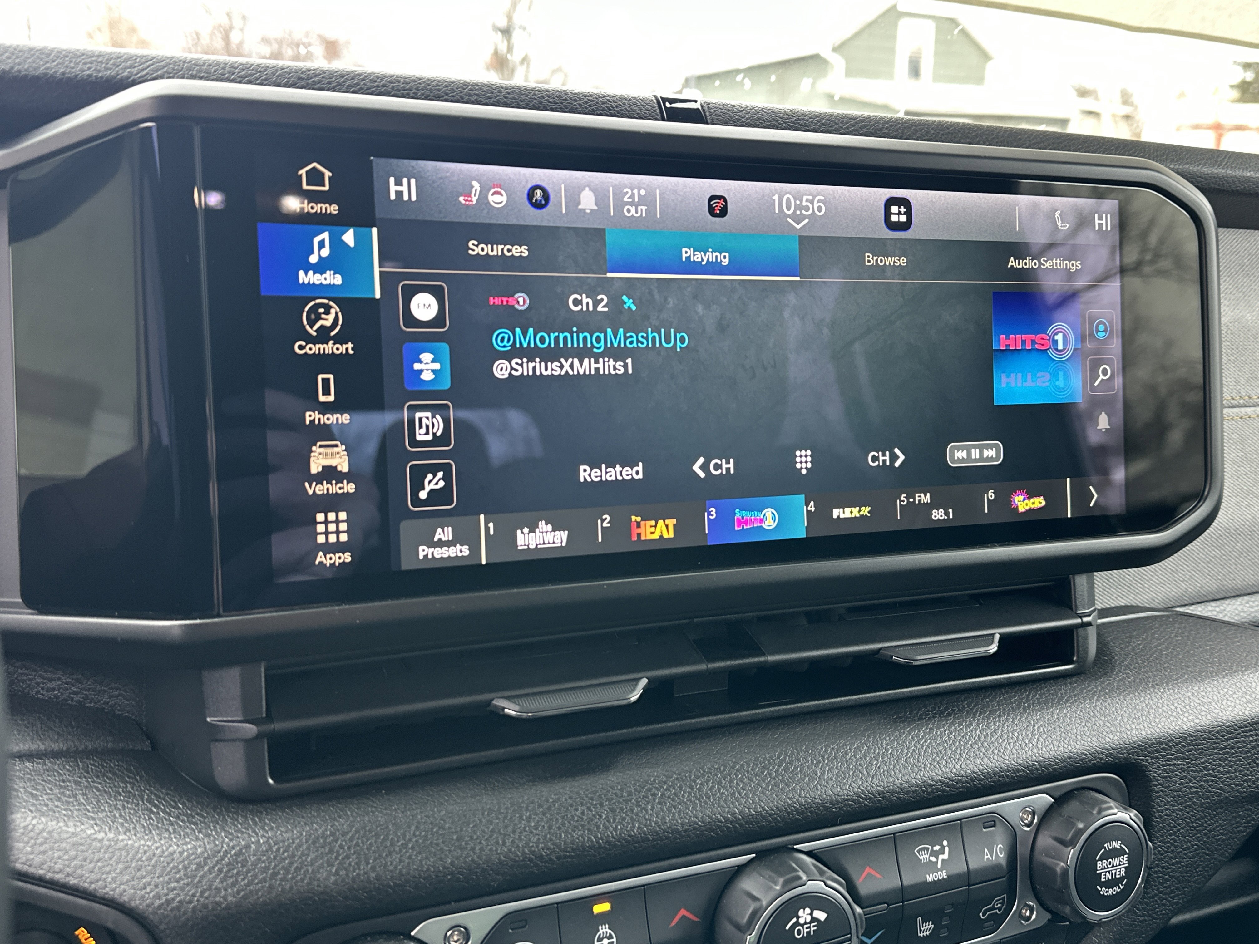 New 2026 Jeep Gladiator Sport image 6