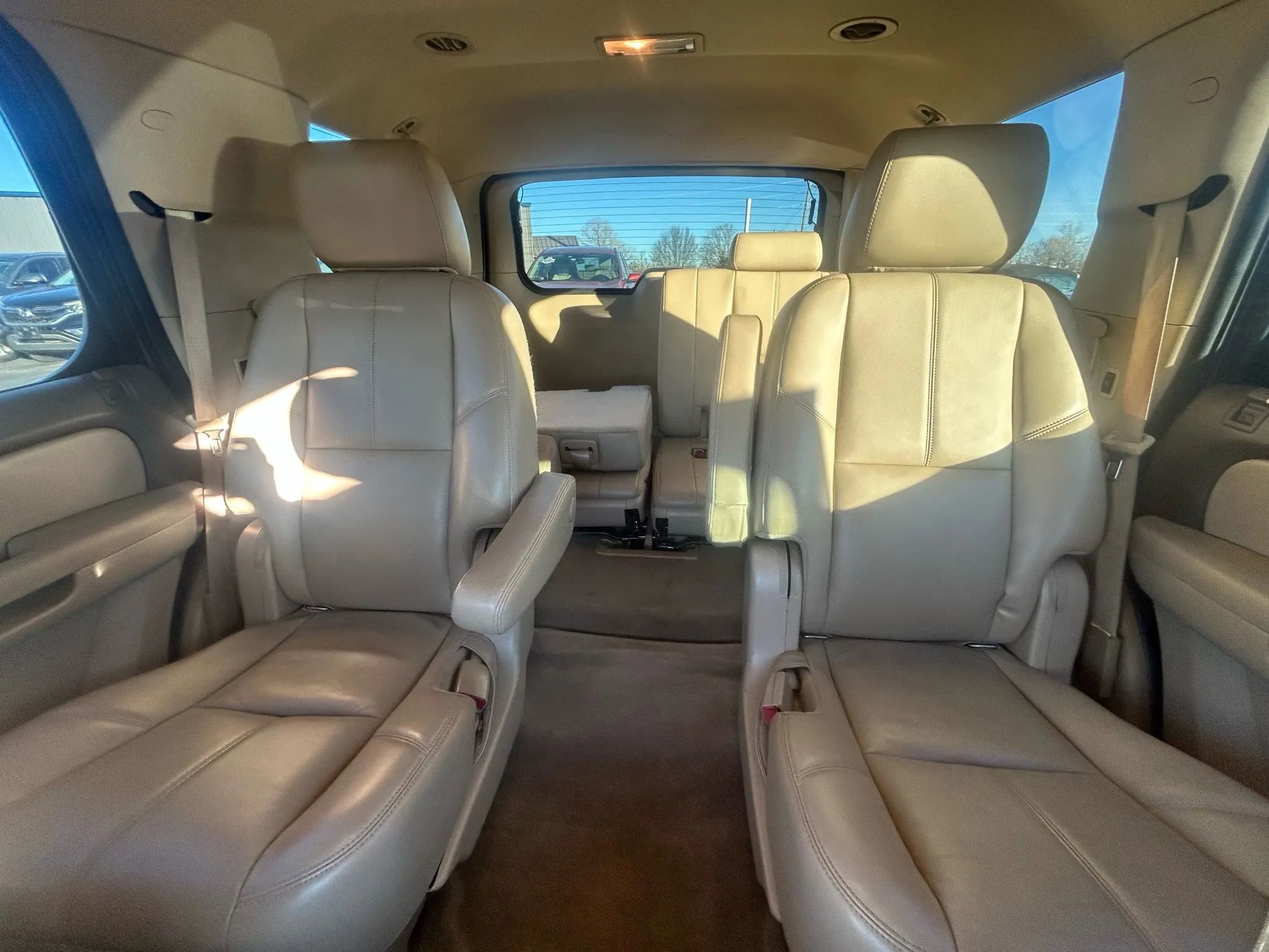Used 2014 Chevrolet Tahoe LT w/ Luxury Package RWD image 23