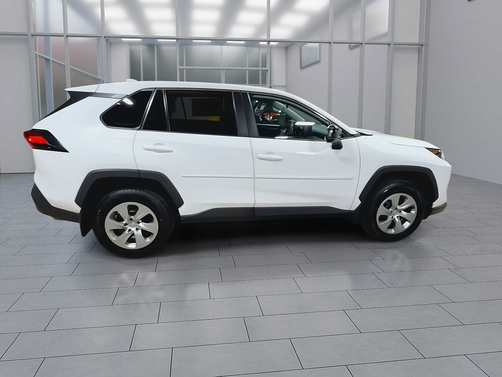 Used 2022 Toyota RAV4 LE AWD/4WD image 9